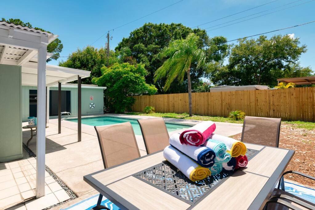 Relaxing Pool Home For Family Getaway Close To Tampa Zoo, Busch Gardens, Restaurants And Shopping! Buitenkant foto